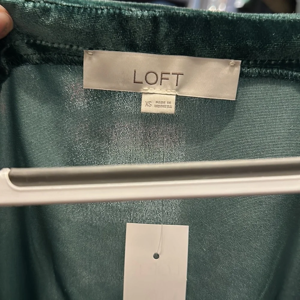 Green velvet loft top - Picture 3 of 4